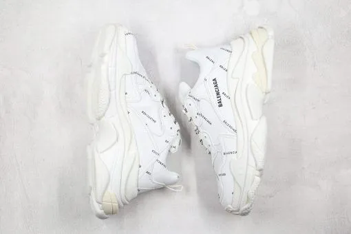 Balenciaga Triple S logo